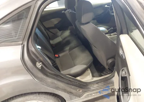 2013 Ford Focus Se z USA, uszkodzony, nr VIN 1FADP3F28DL375295